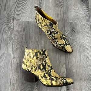 Sam Edelman Yellow snakeskin print cowboy boots - Size 9